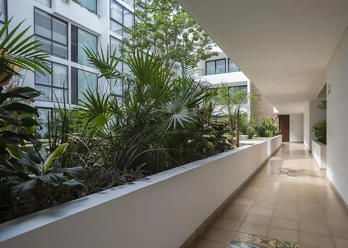 Anah Aparthotel